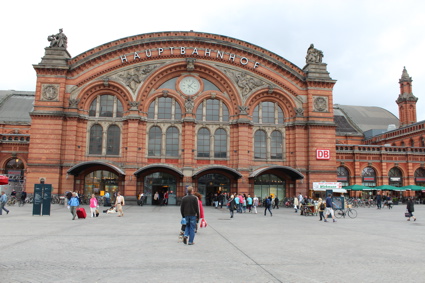 Bremenhaupthbahnhofimrentuzun2
